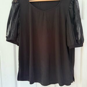 89th & Madison Black Short Sleeve Top with sheer puff sleeves large